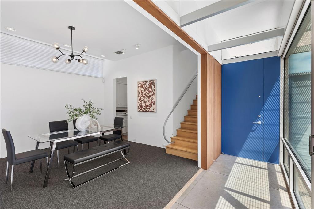 33 Vanguard Way