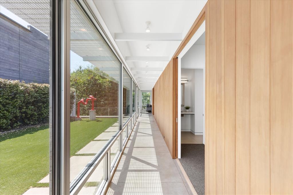 33 Vanguard Way