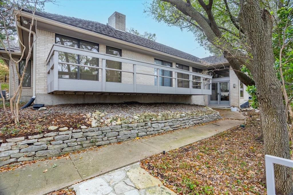2001 Deepdale Drive