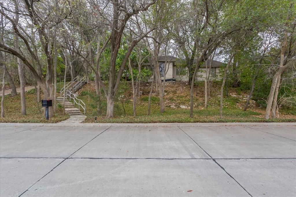 2001 Deepdale Drive