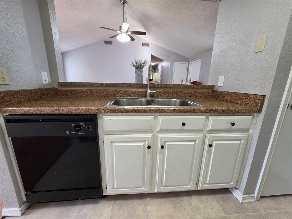 River Oaks - Residential Lease