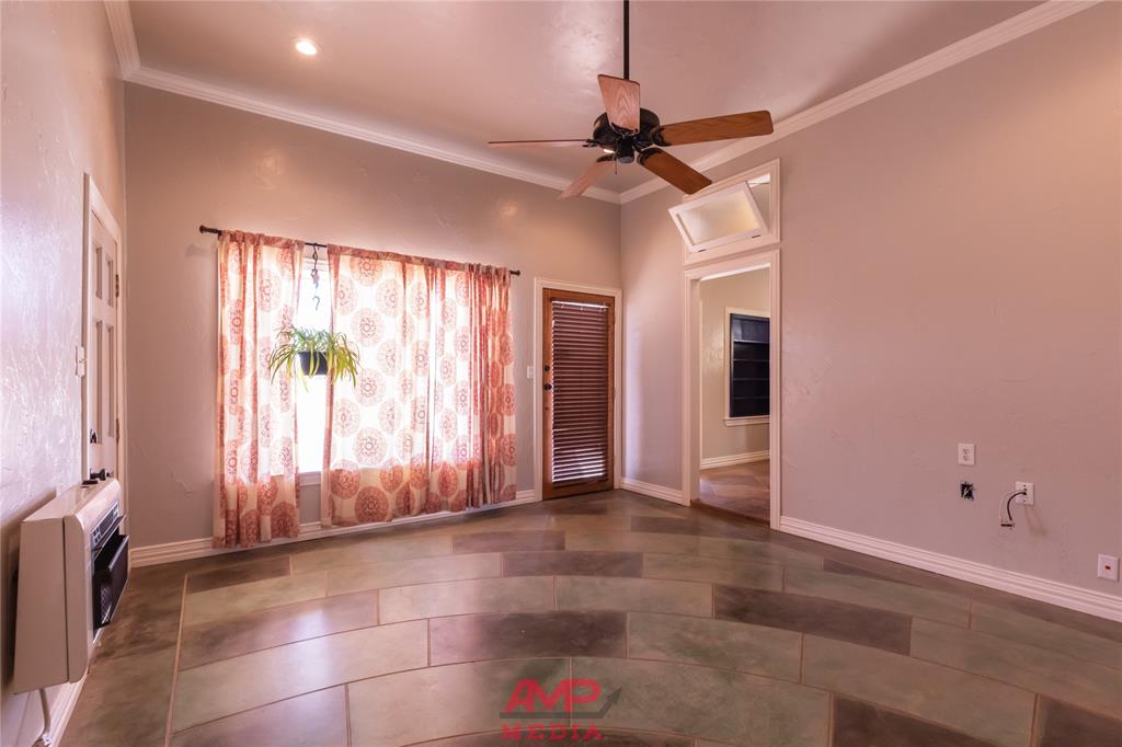 944 Commercial Avenue