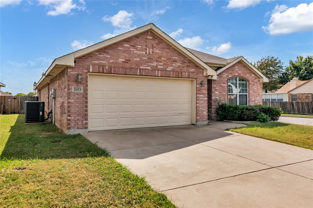 2433 Forest Creek Drive