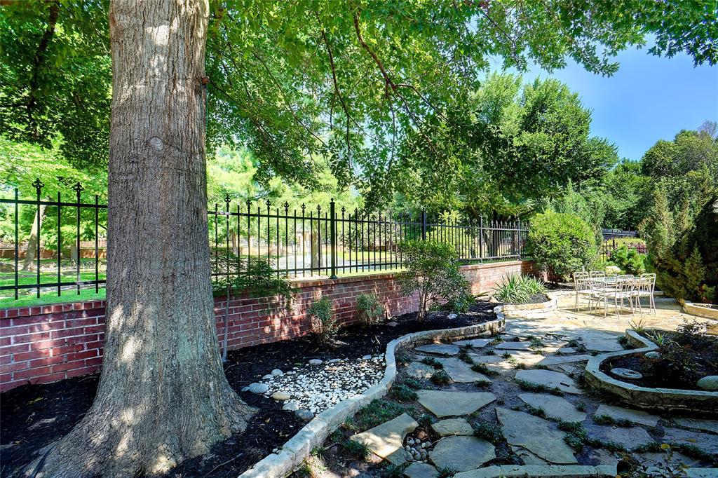 7024 Rosebrook