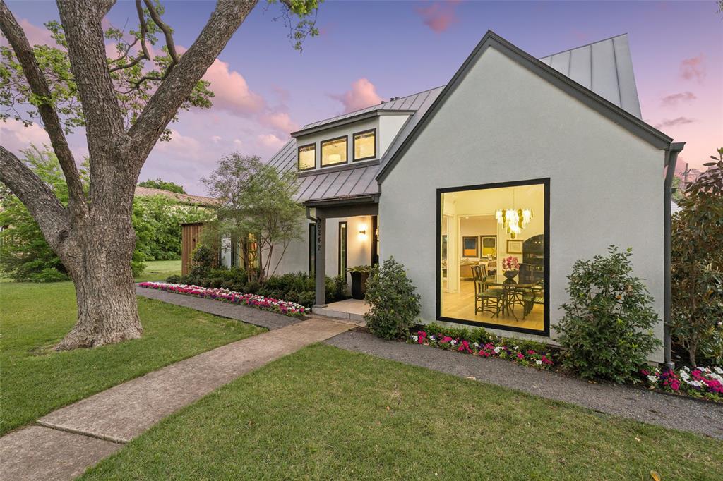 6242 Prospect Avenue