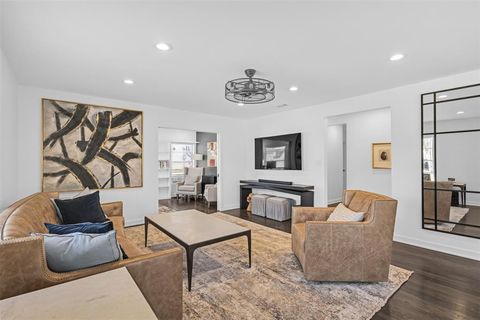 8723 Glencrest Lane Dallas TX 75209