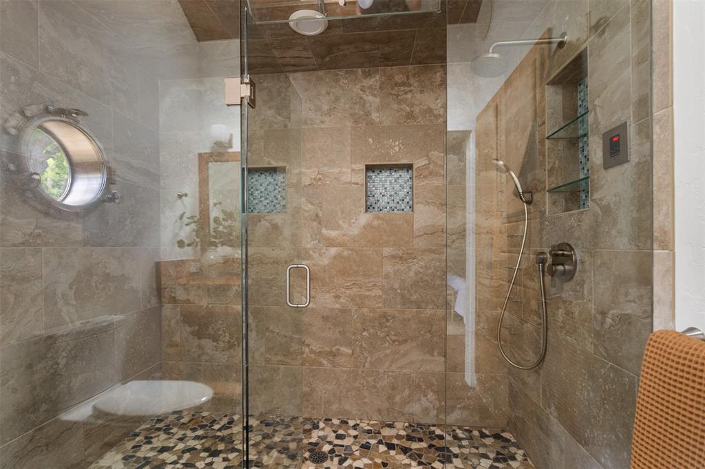 LAKE CREST - Residential