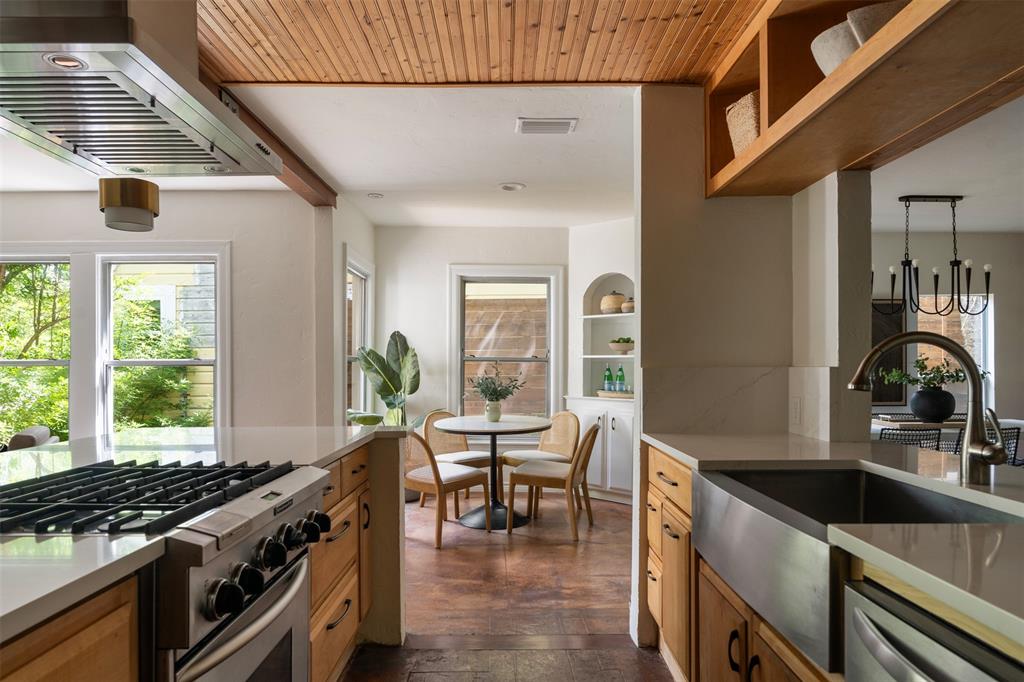 LAKE CREST - Residential