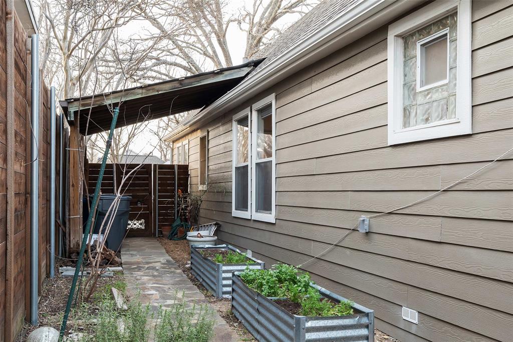 LAKE CREST - Residential