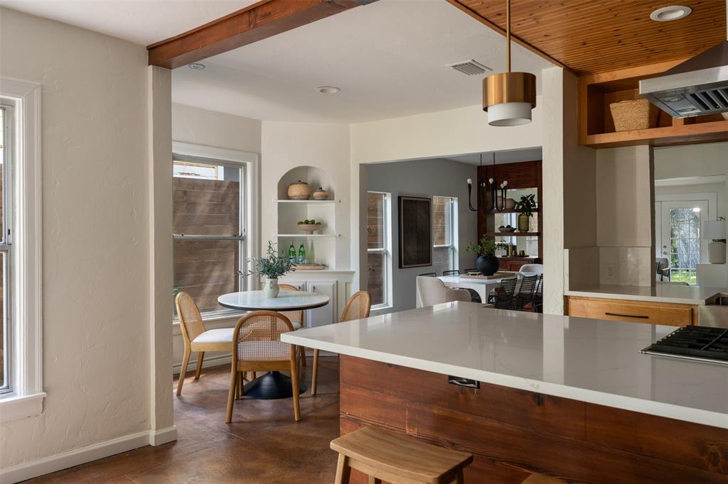 LAKE CREST - Residential