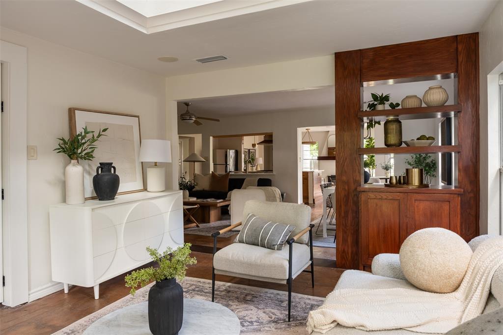 LAKE CREST - Residential