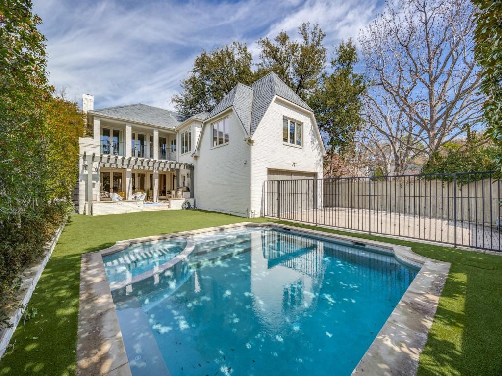 Windsor Place - Residential