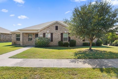 704 Snowy Orchid Lane DeSoto TX 75115