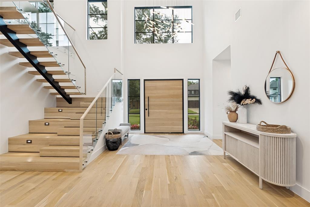 9885 Mixon Drive