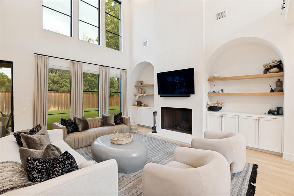 9885 Mixon Drive