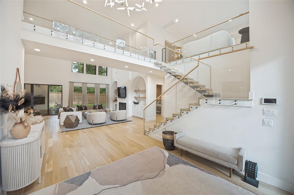 9885 Mixon Drive