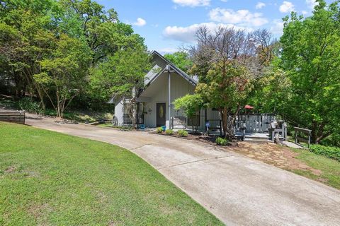 Photo of 325 Lakewood Lane, Pottsboro, TX 75076 (MLS # 21235267)