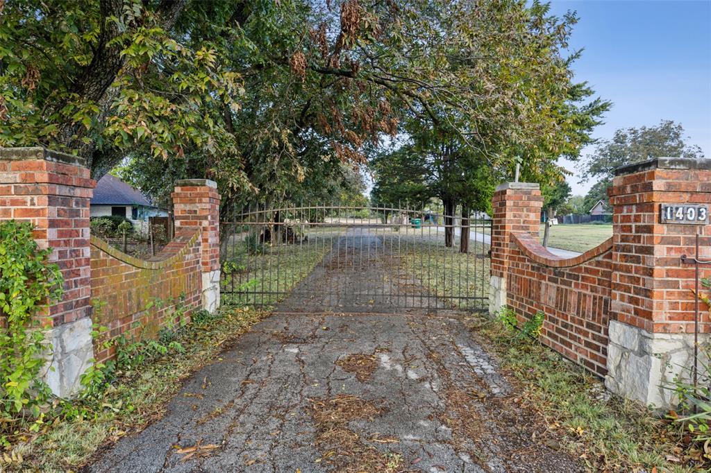 1403 N Cedar Hill Road