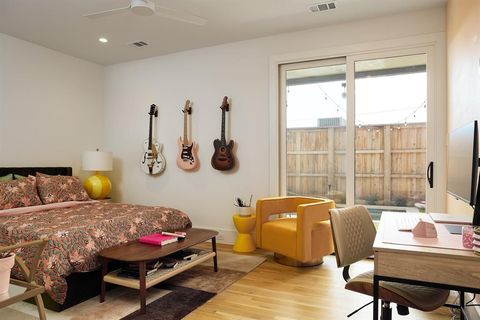 Tiny photo for 1844 Mecca Street, Dallas, TX 75206 (MLS # 21079971)