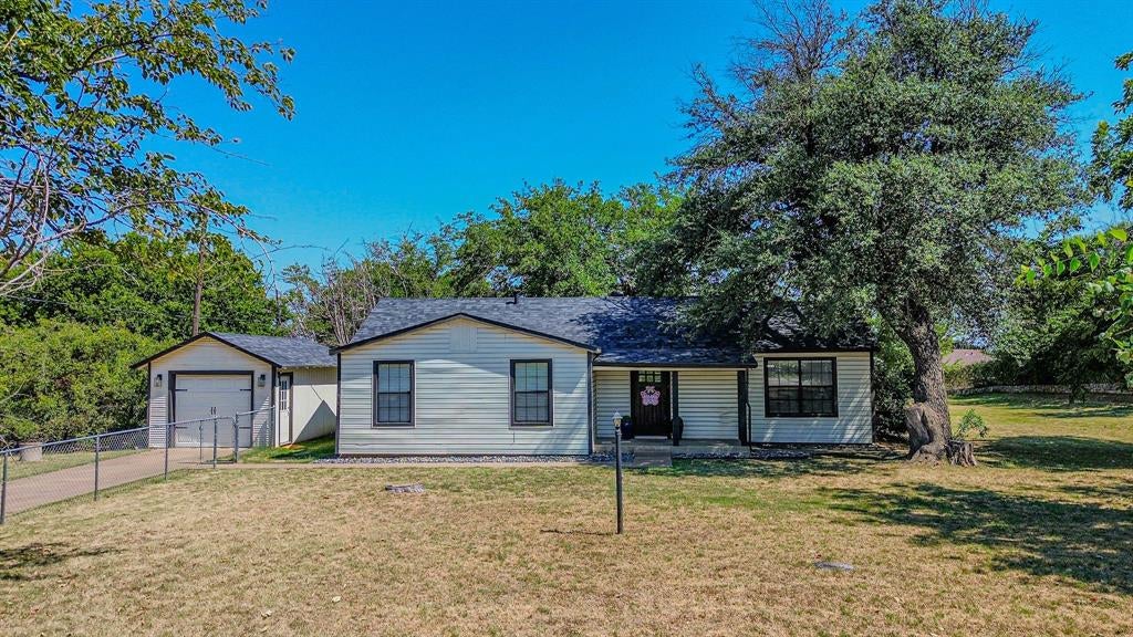 1813 Clear Lake Road