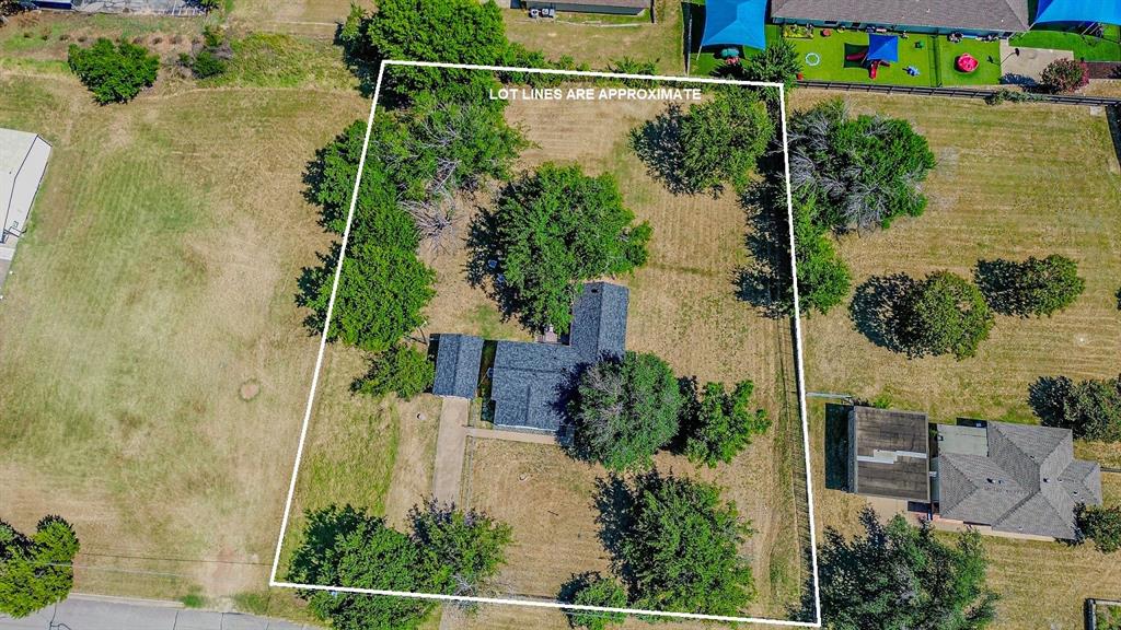 1813 Clear Lake Road