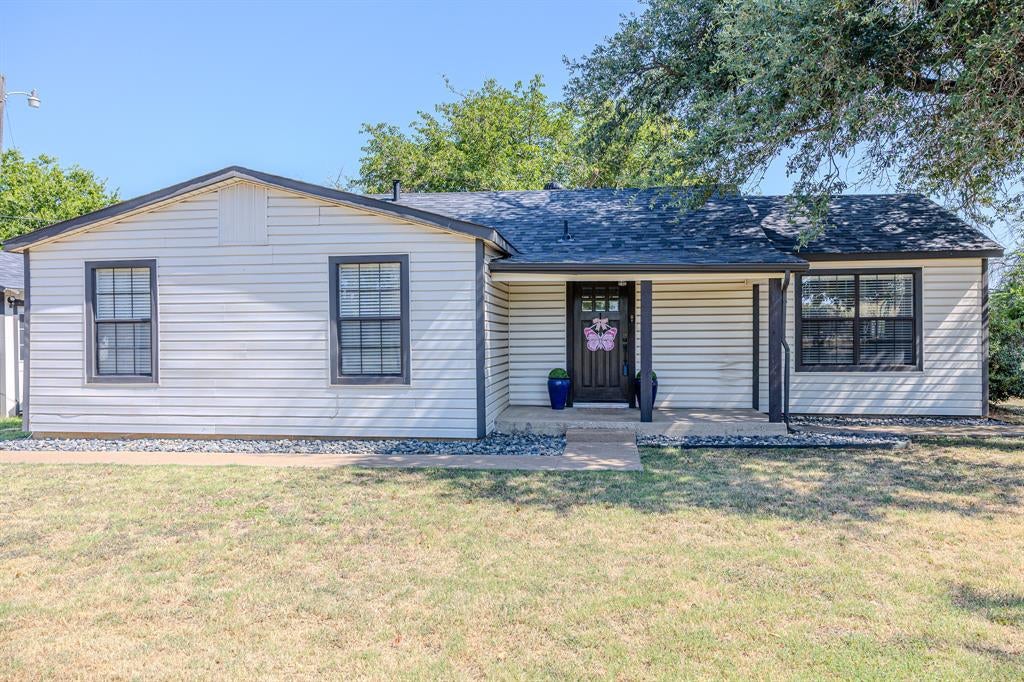 1813 Clear Lake Road