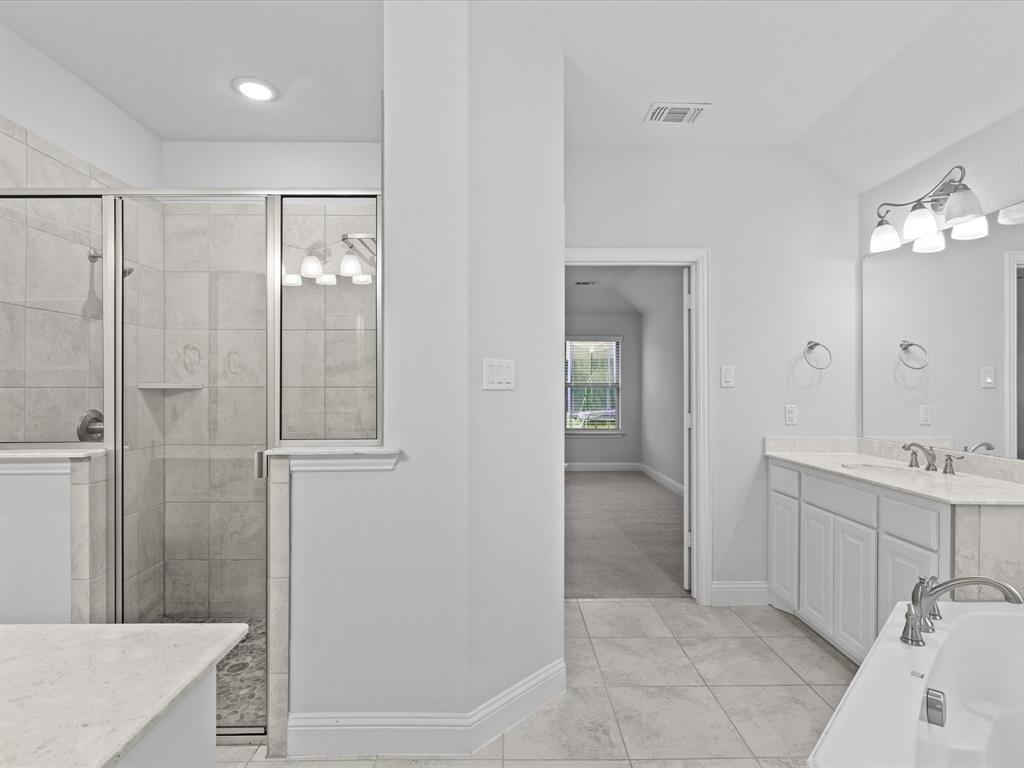 Burleson, Texas 76028, United States, 5 Bedrooms Bedrooms, ,4 BathroomsBathrooms,Residential,Active,139948