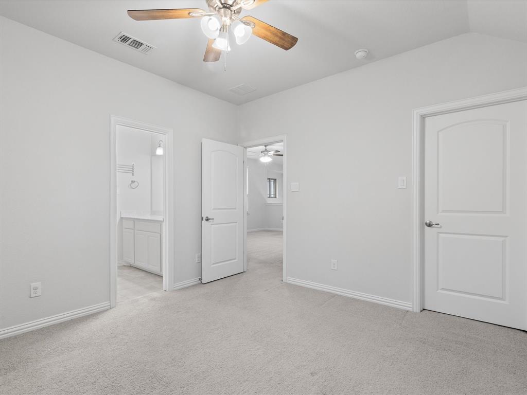 Burleson, Texas 76028, United States, 5 Bedrooms Bedrooms, ,4 BathroomsBathrooms,Residential,Active,139948