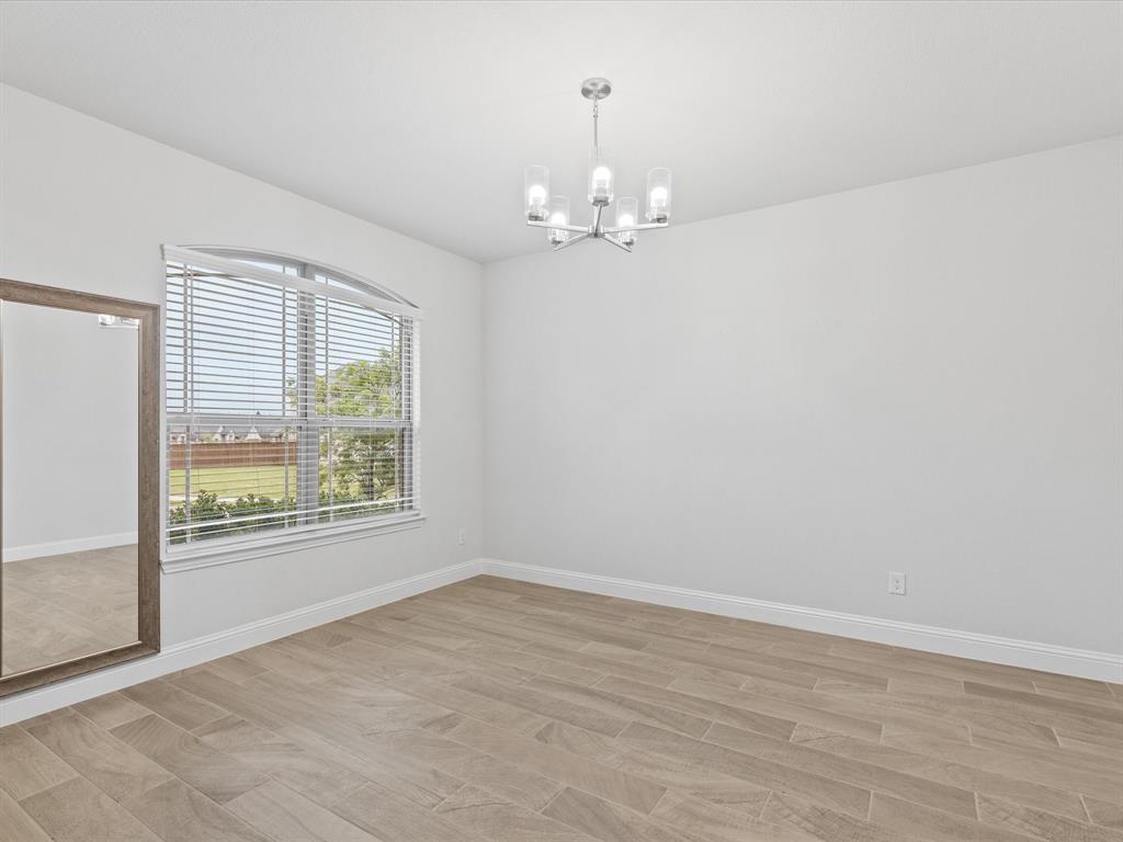 Burleson, Texas 76028, United States, 5 Bedrooms Bedrooms, ,4 BathroomsBathrooms,Residential,Active,139948