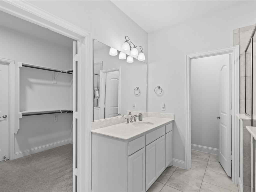 Burleson, Texas 76028, United States, 5 Bedrooms Bedrooms, ,4 BathroomsBathrooms,Residential,Active,139948