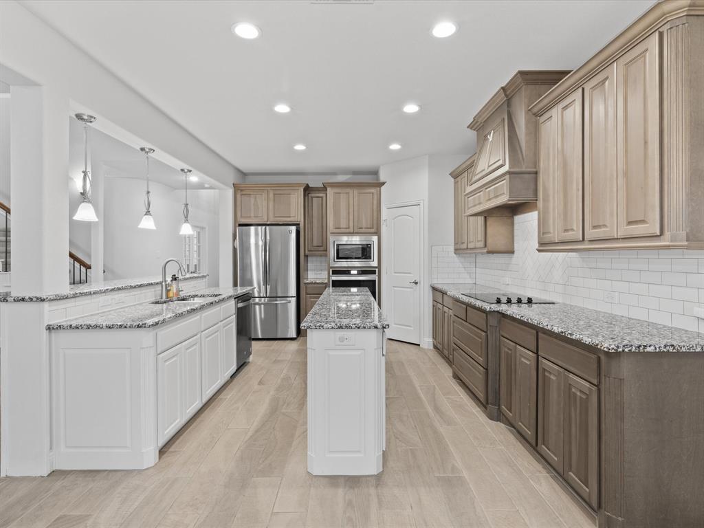 Burleson, Texas 76028, United States, 5 Bedrooms Bedrooms, ,4 BathroomsBathrooms,Residential,Active,139948