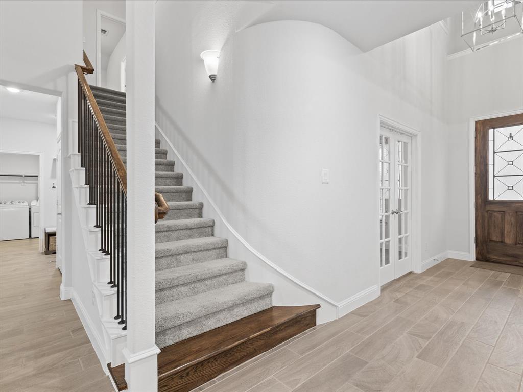 Burleson, Texas 76028, United States, 5 Bedrooms Bedrooms, ,4 BathroomsBathrooms,Residential,Active,139948