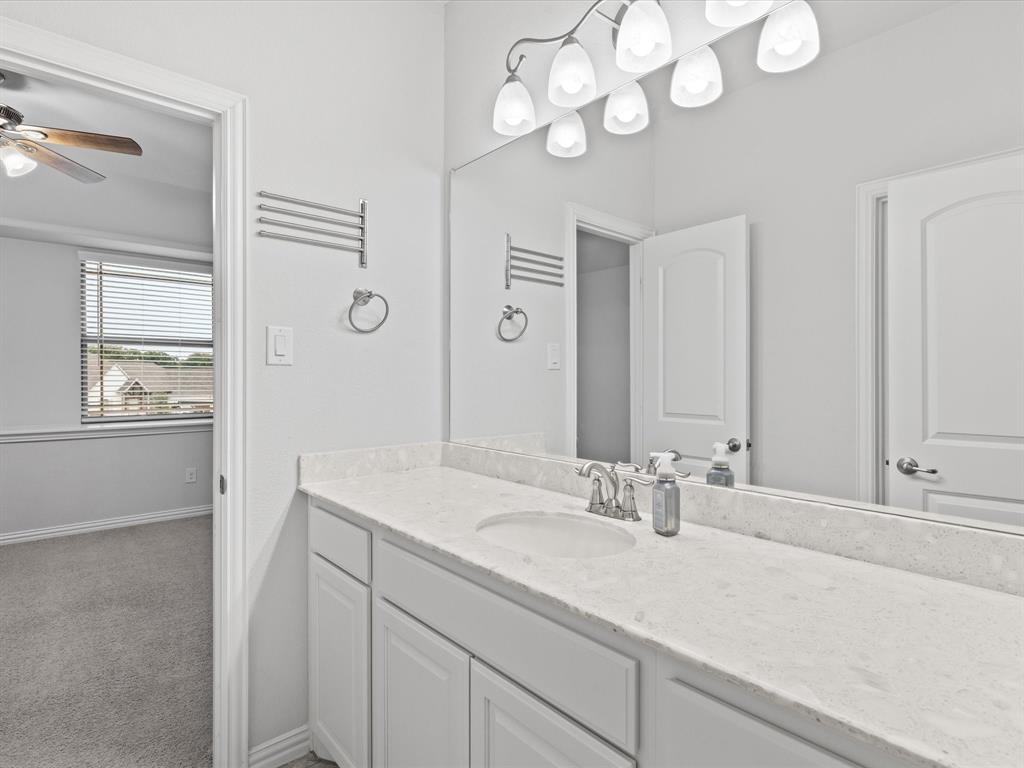 Burleson, Texas 76028, United States, 5 Bedrooms Bedrooms, ,4 BathroomsBathrooms,Residential,Active,139948