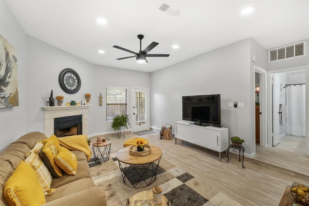 Oaks On The Bend Condos Ph 01-04 - Residential