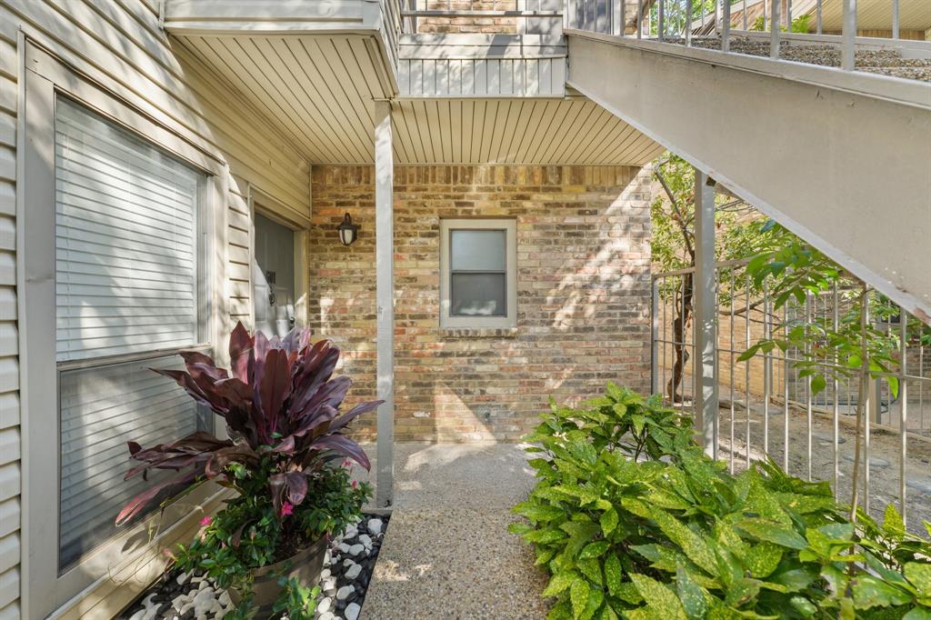 Oaks On The Bend Condos Ph 01-04 - Residential