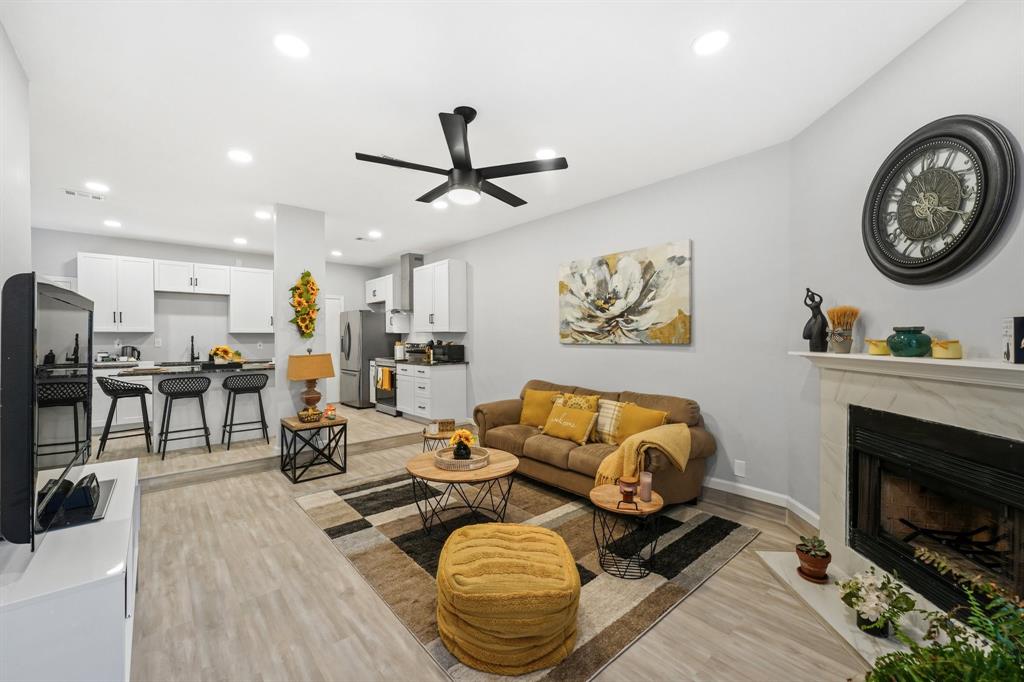 Oaks On The Bend Condos Ph 01-04 - Residential