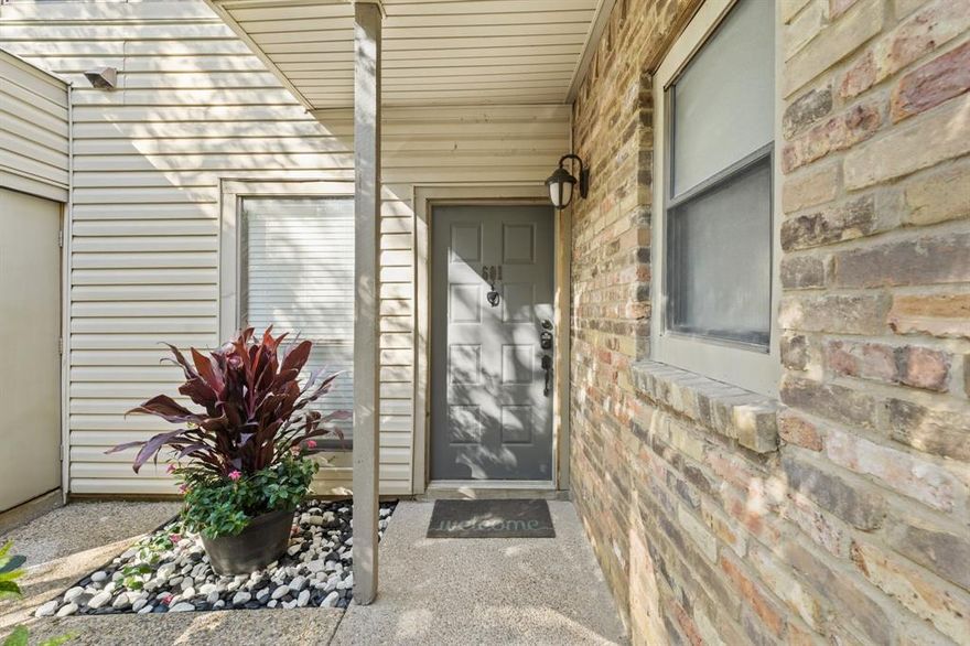 Immaculately updated 1st floor condo in great location of Lake Highlands just minutes of Hwy 75 and 635, Dart Train station, lots of dining & a few blocks from North Park Mall shopping! This charming property offers the convenience of an attached garage ensuring that residents have a hassle free parking solution right at their doorstep. Open concept features an oversized luxury island and total remodeled kitchen with granite countertops, new vent hood, newly installed cabinets & all stainless steel appliances. Fresh interior paint throughout, all popcorn ceiling removed, remote controlled ceiling fan in living with recessed lighting, waterproof durable vinyl plank flooring throughout, no carpet! Cozy patio with sitting area. Plan your showing today! Don't miss out on this great move in opportunity!