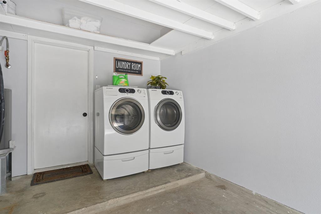 Oaks On The Bend Condos Ph 01-04 - Residential