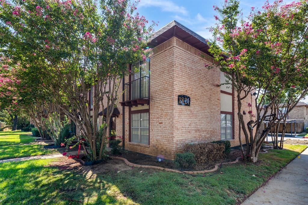 1821 E Grauwyler Road 187