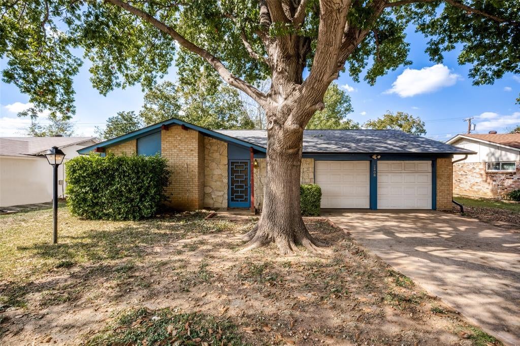 2408 Westwood Drive