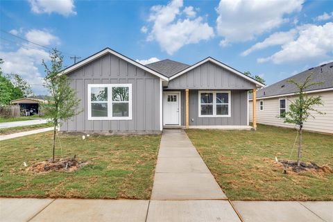 Photo of 299 Stallings Street, Terrell, TX 75160 (MLS # 21257215)