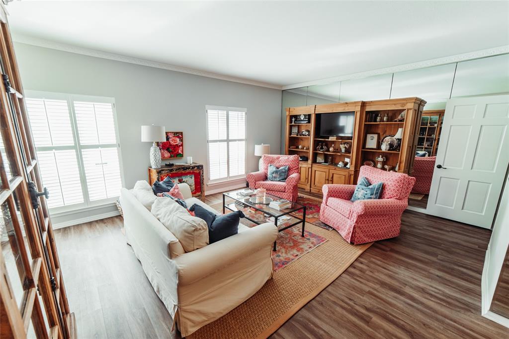 Fountain Royale Orleans W - Residential