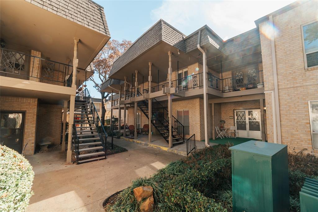 Fountain Royale Orleans W - Residential