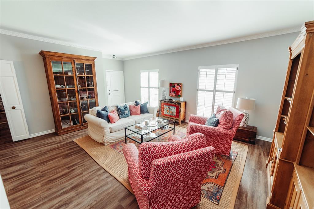 4320 Bellaire Drive S 130W