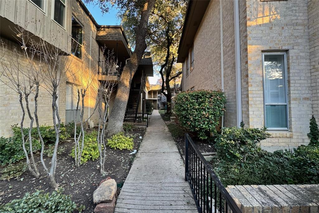 Fountain Royale Orleans W - Residential