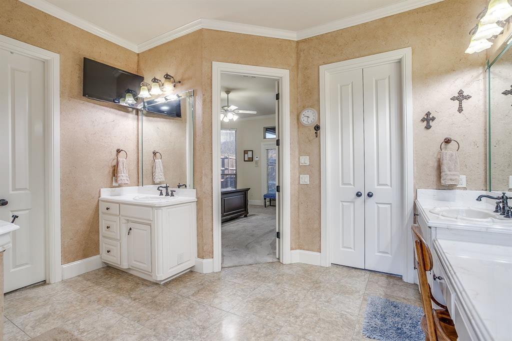 ENCLAVE OF SHADY VALLEY - Residential