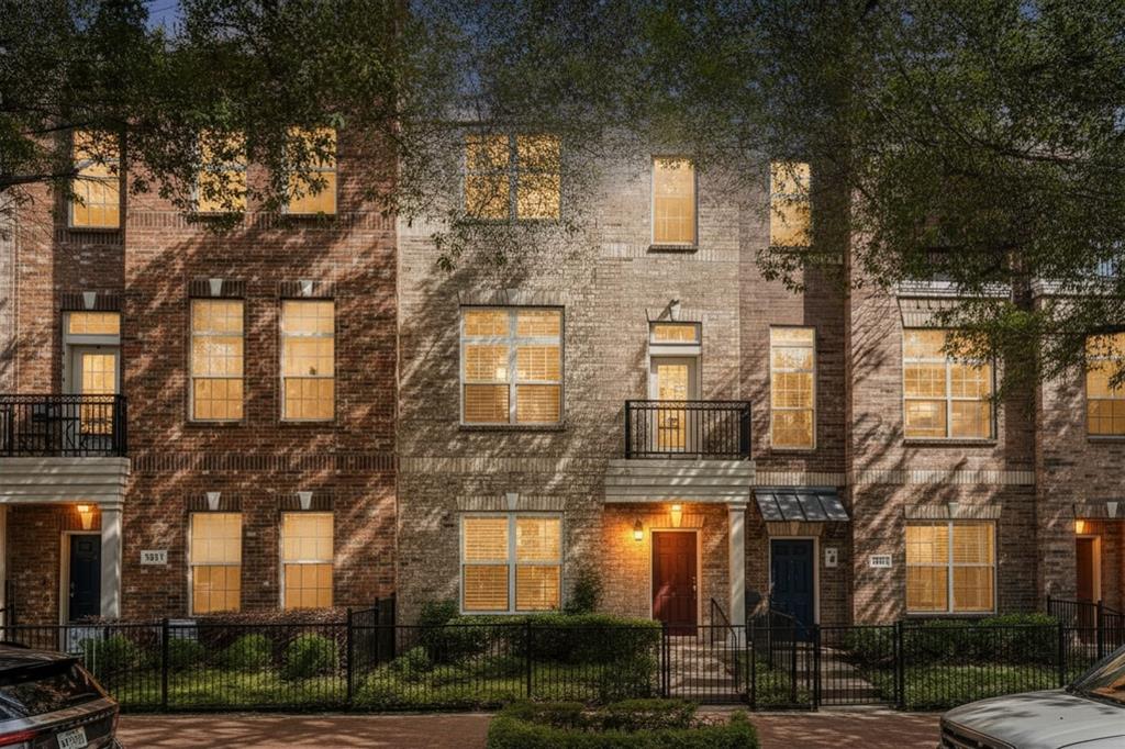 Townhomes Of District A Ph 01-11 - Residential