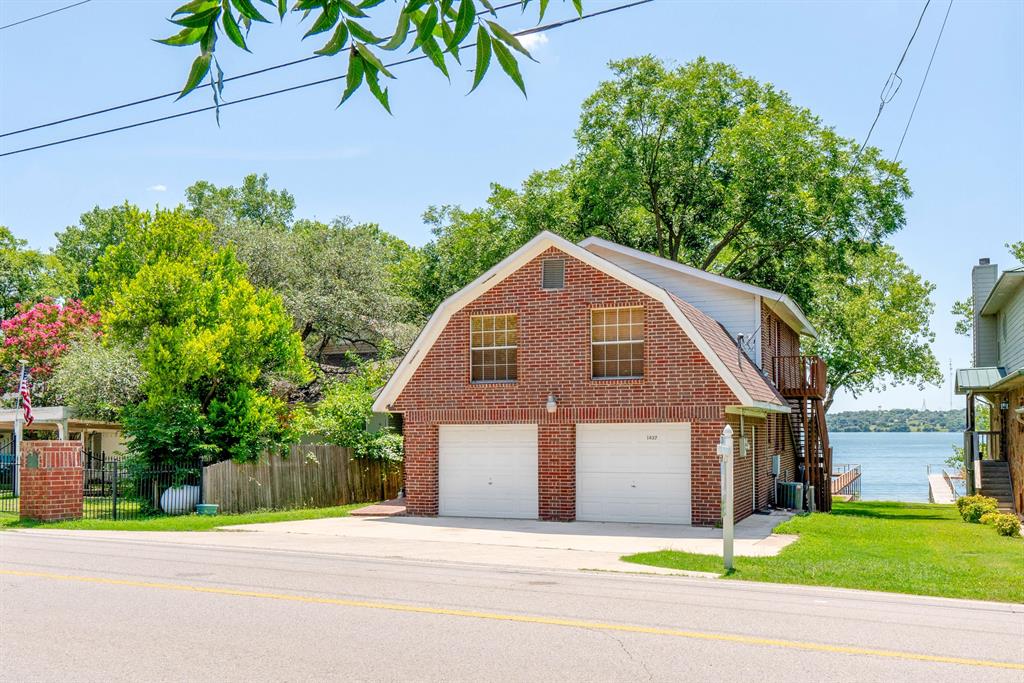 1437 E Lake Drive