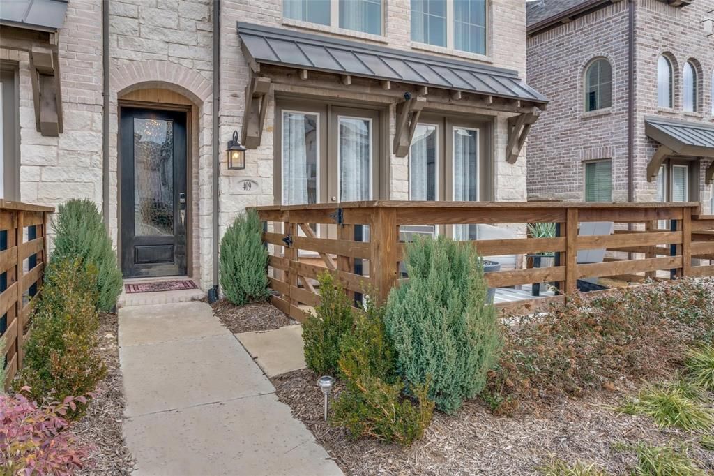 Photo of 409 Somerville Drive, McKinney, TX 75071 (MLS # 21206959)