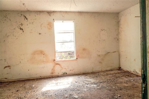 Tiny photo for 2832 Milam Street, Fort Worth, TX 76112 (MLS # 21396637)